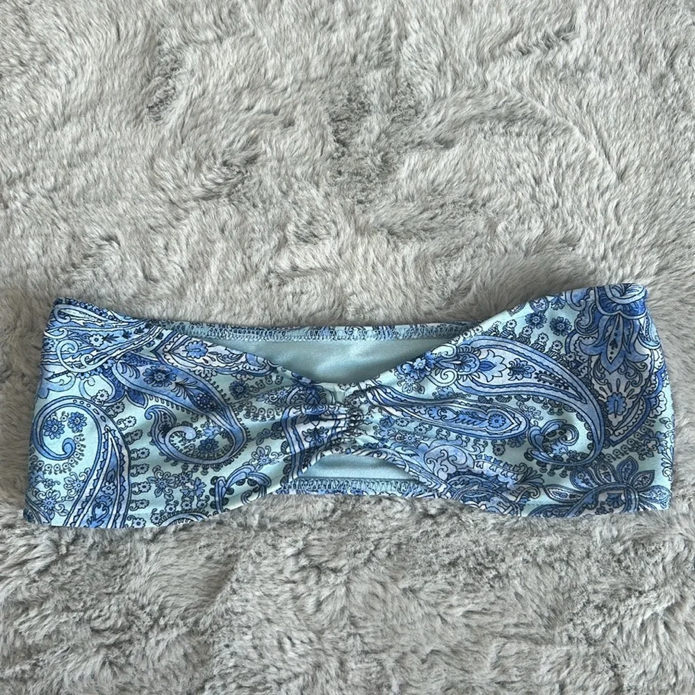Frankies Bikinis Jeanette Strapless Bikini Top in Blue Paisley S